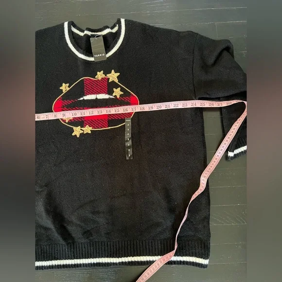 Torrid PULLOVER CREW NECK SWEATER Black Star Lips Plaid Plus size 2 - Picture 6 of 9